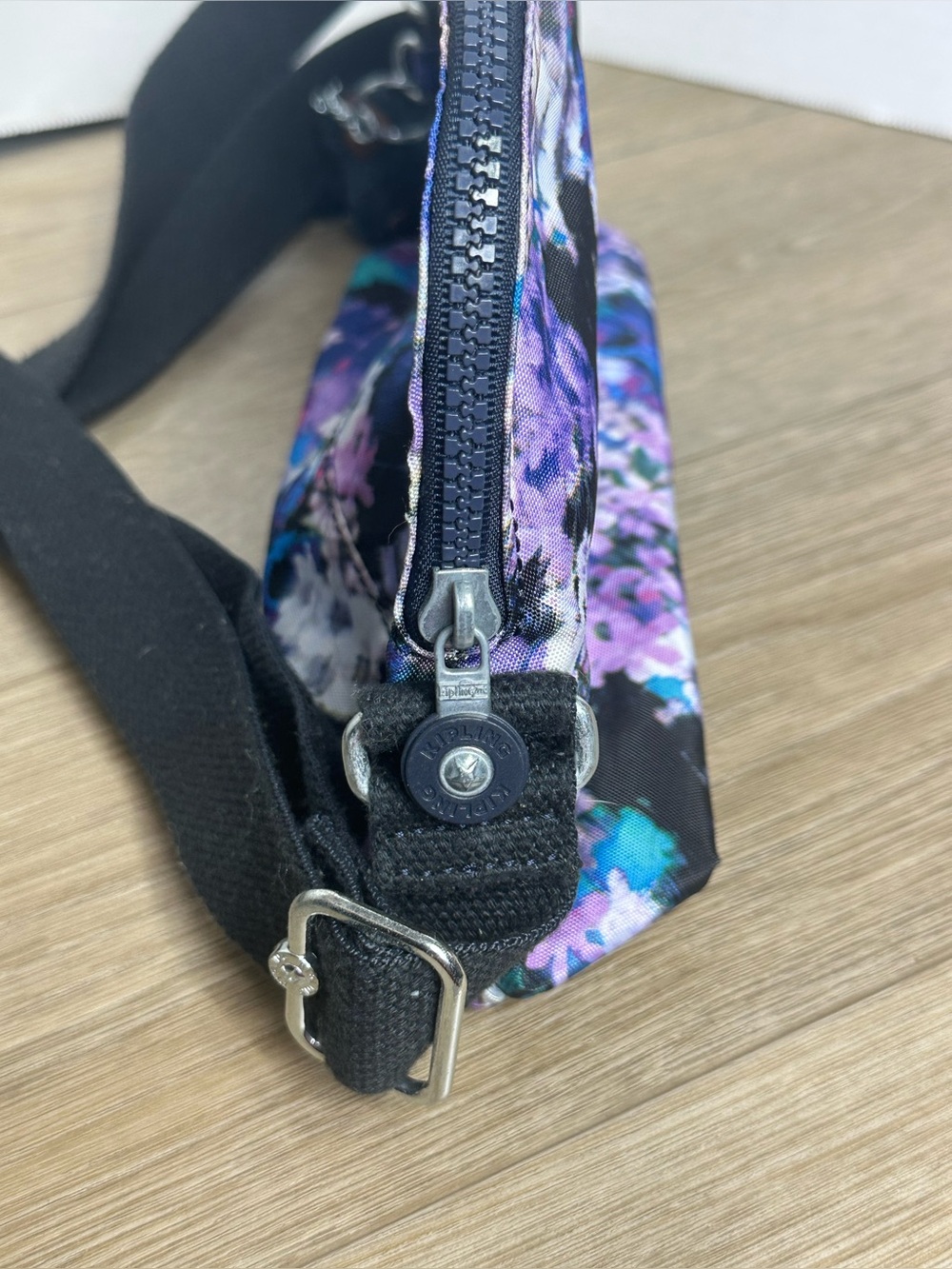 Kipling Multicolor Floral Crossbody Bag in Purple, Blue and Black EUC - Picture 6 of 9